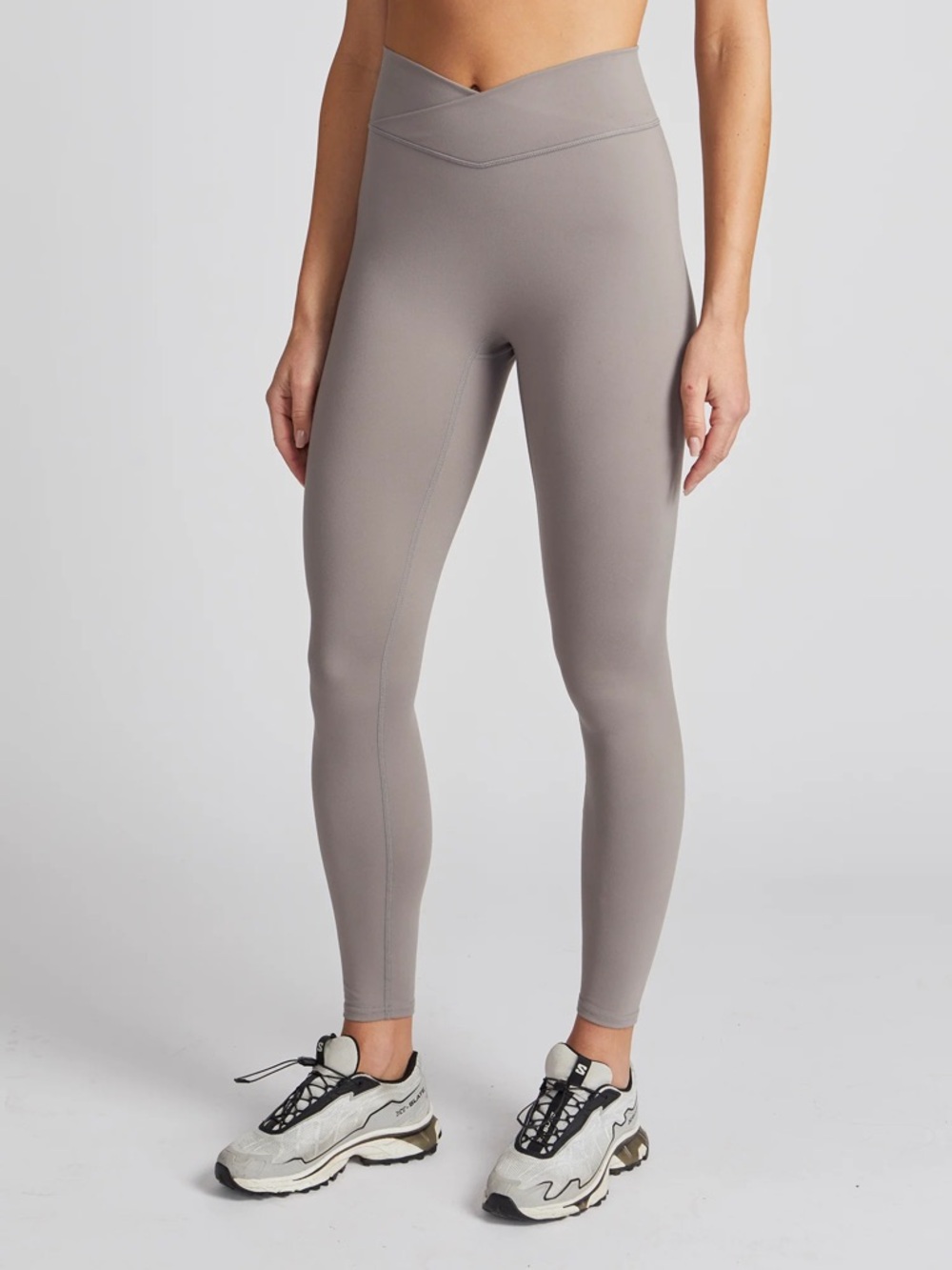 NWT 437 The V High-Rise Leggings Grey
